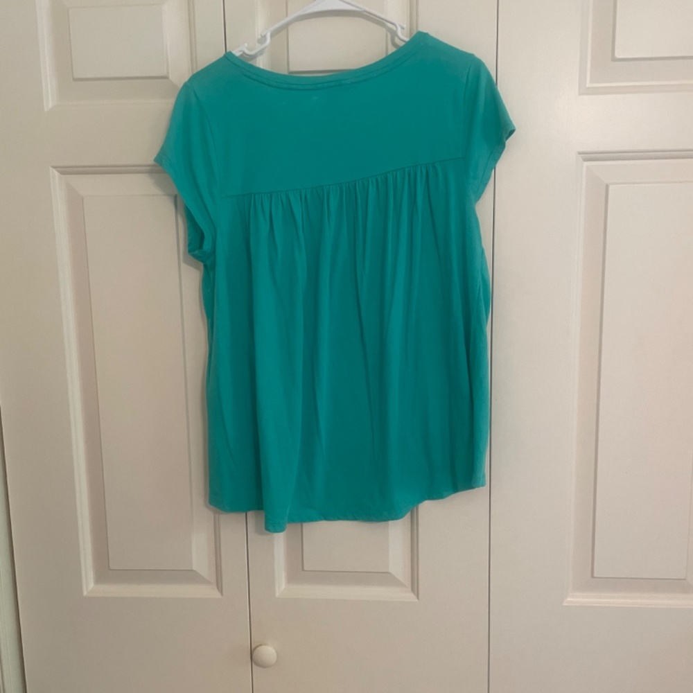 Green top - Picture 2 of 2